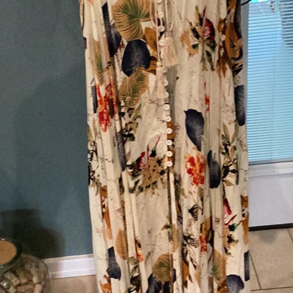 Dress - Picture 3 of 7